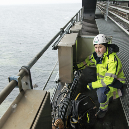 Checking antenna cabinets
