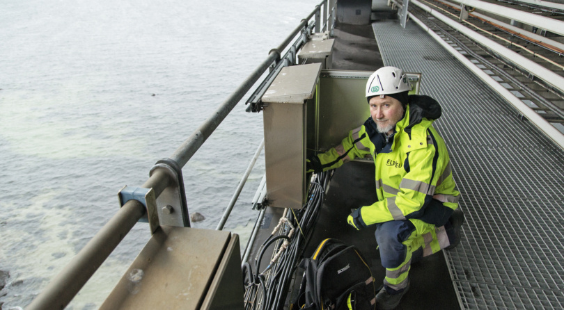 Checking antenna cabinets
