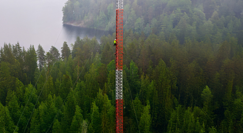 Kommunikation_mast_skog_awareness